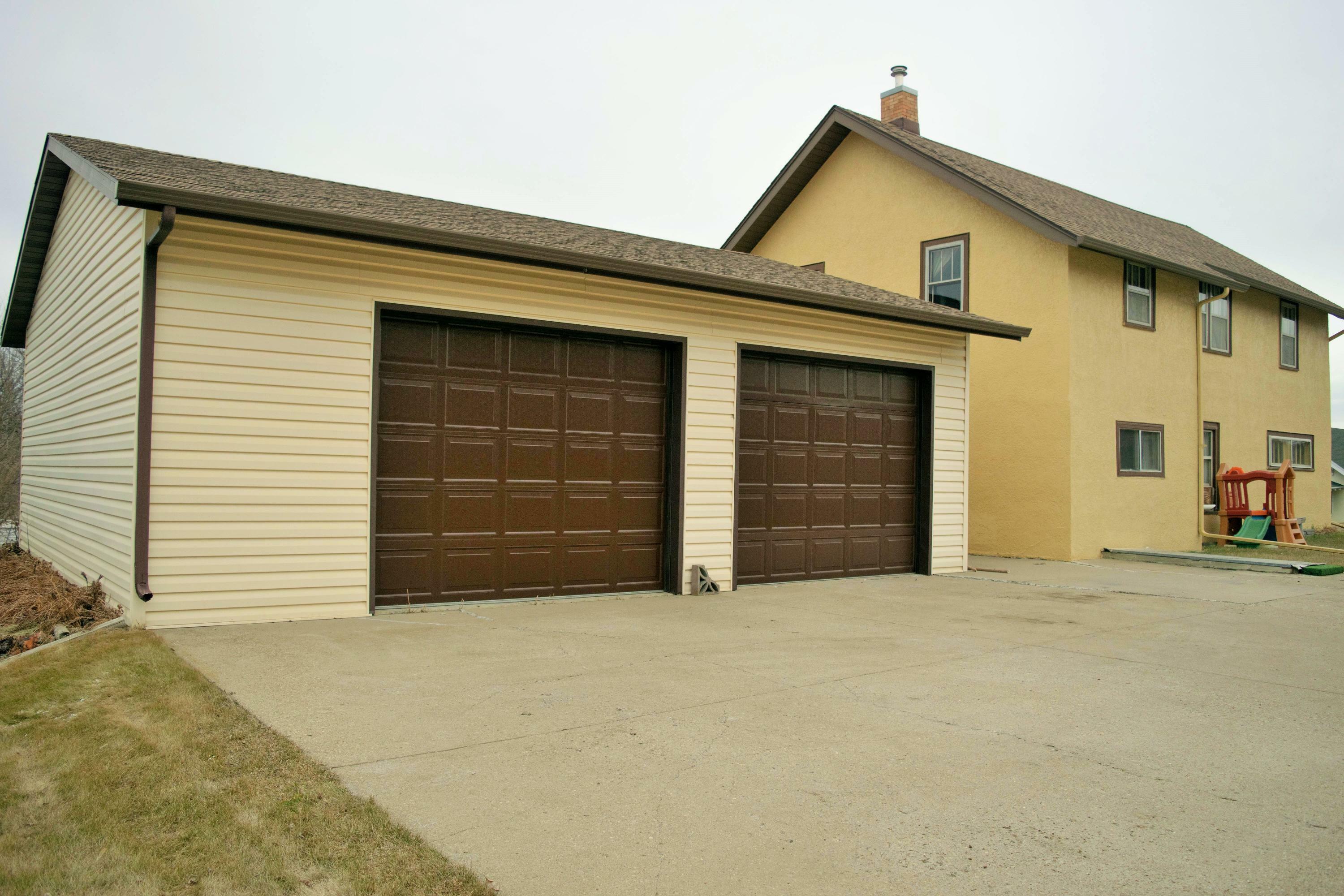 Property Photo:  710 3rd Street NW  ND 58554 