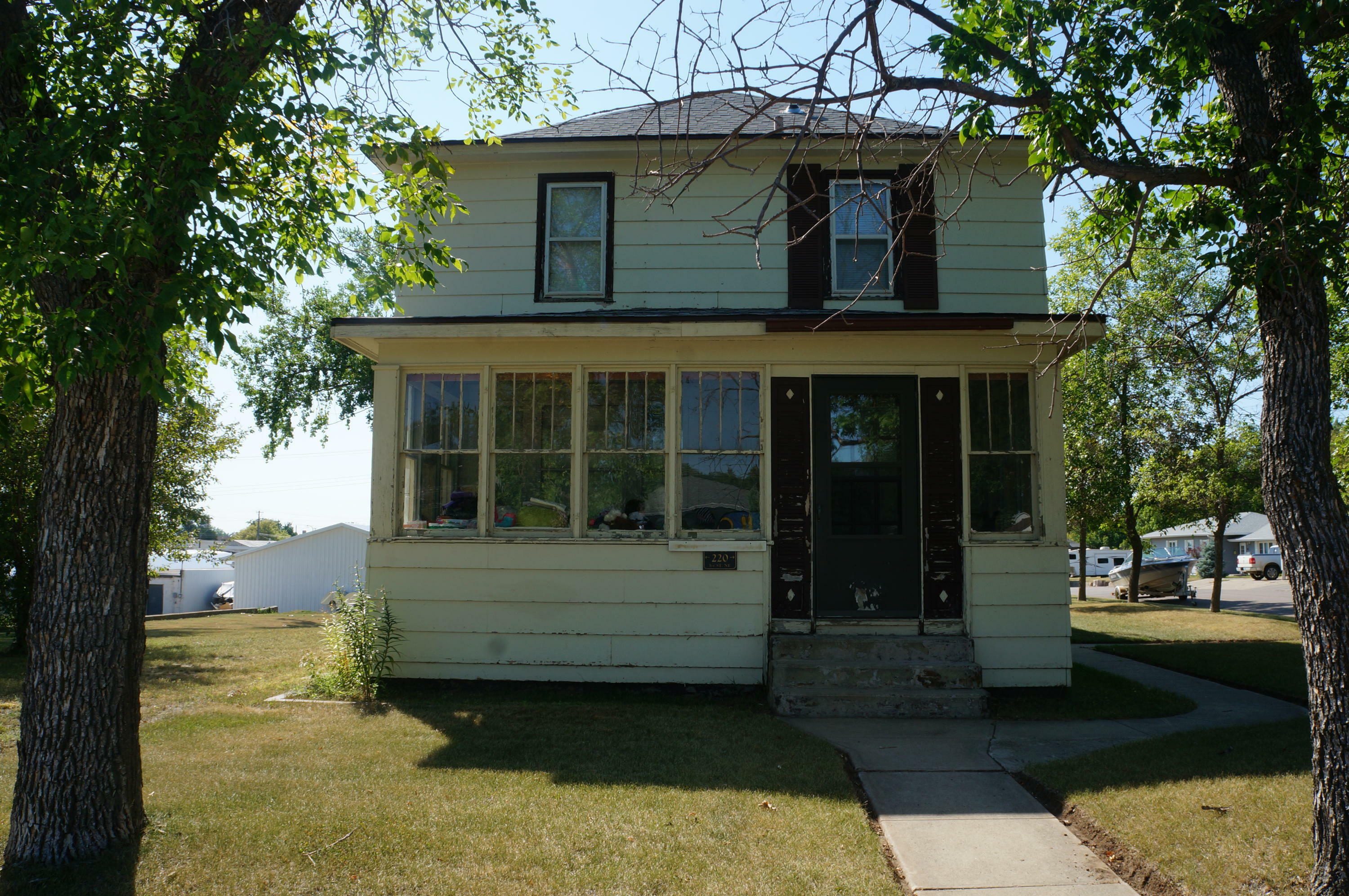 Property Photo:  220 1st Street NE  ND 58552 