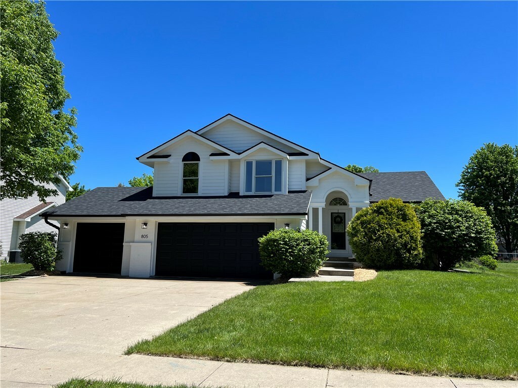 Property Photo:  805 SW Kennybrook Drive  IA 50111 