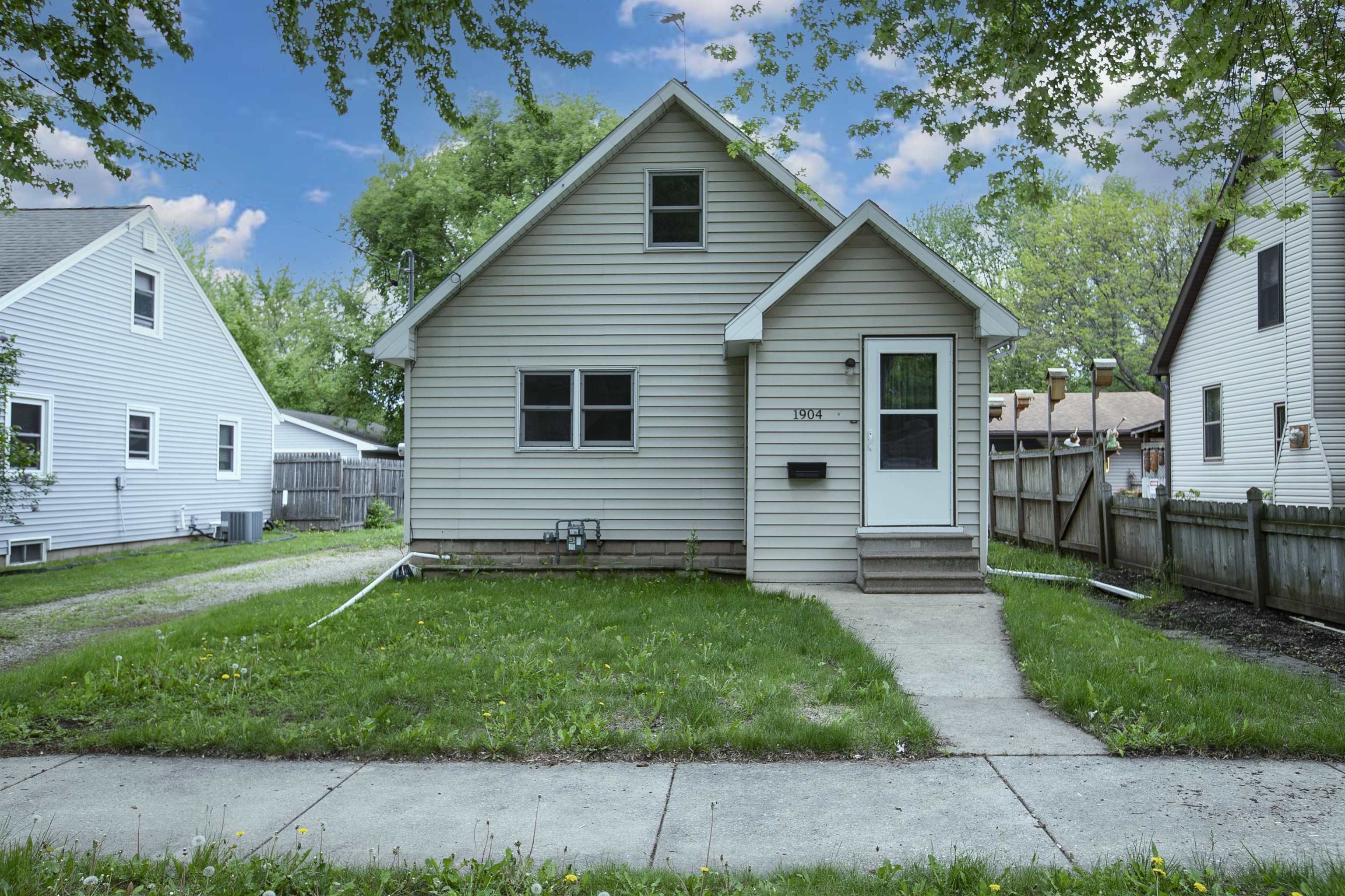 Property Photo:  1904 S Jefferson Street  WI 54915 