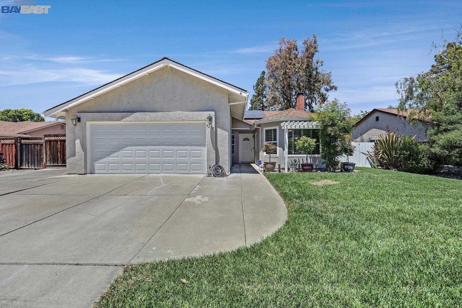 Property Photo: 4298 Oleander St CA 94551