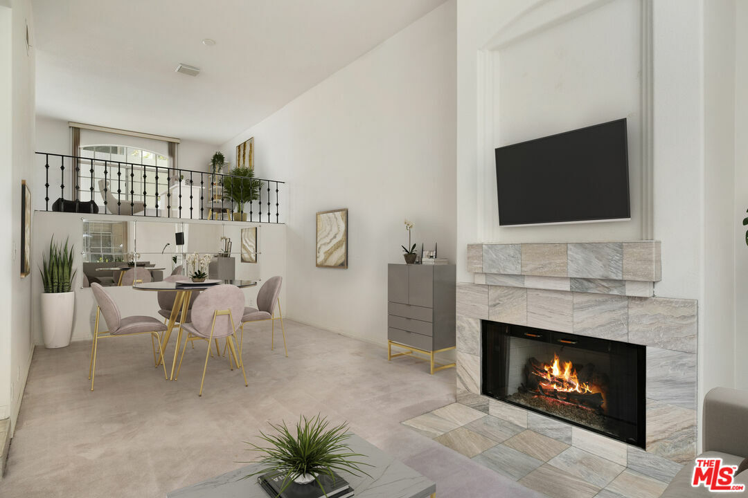 Property Photo: 813 N Martel Ave H CA 90046
