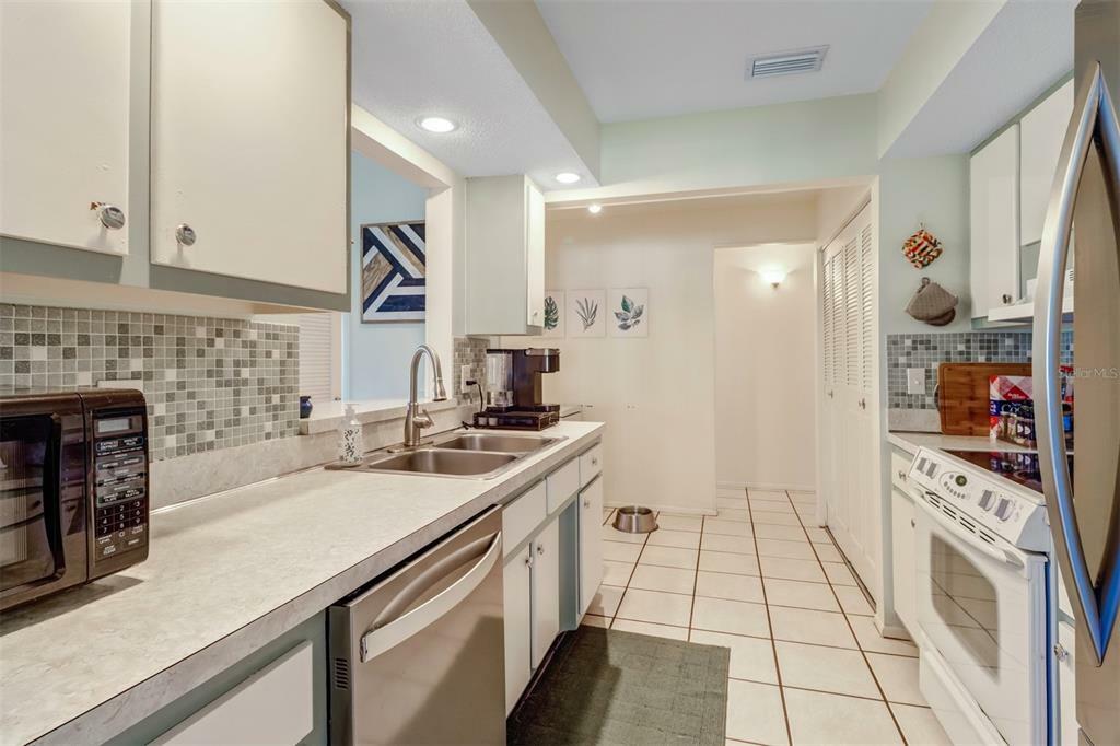 Property Photo:  2425 Conway Boulevard  FL 33952 