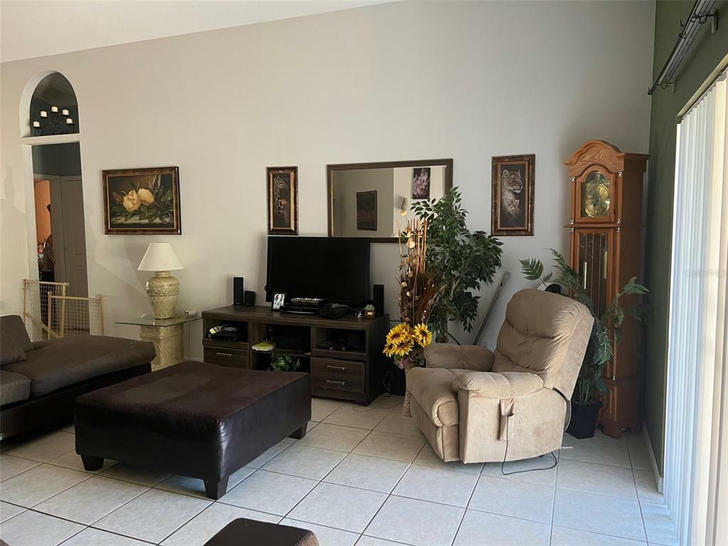 Property Photo:  2023 Sarah Louise Drive  FL 33510 