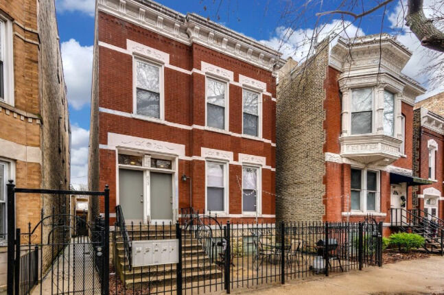 Property Photo:  853 N Winchester Avenue 1R  IL 60622 