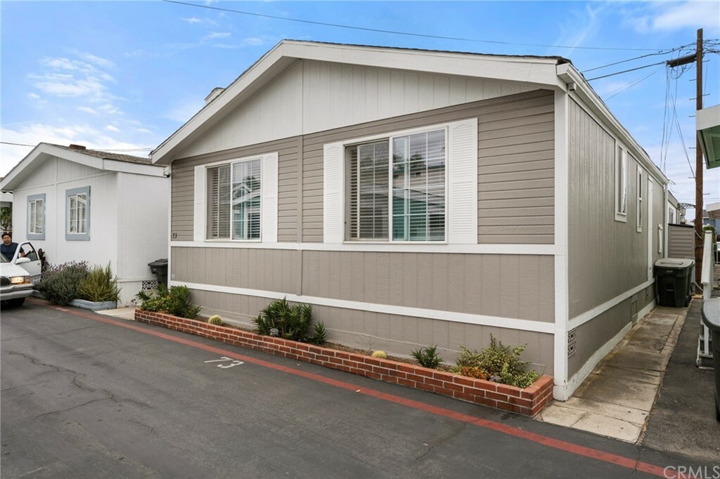 Property Photo: 327 W Wilson Street 73 CA 92627