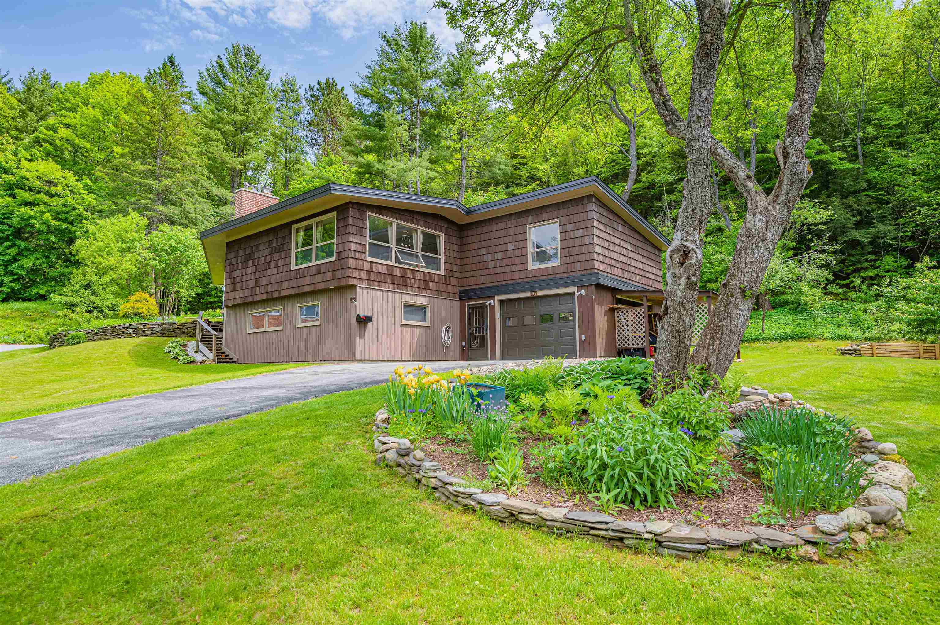 Property Photo:  122 Winter Street  VT 05663 