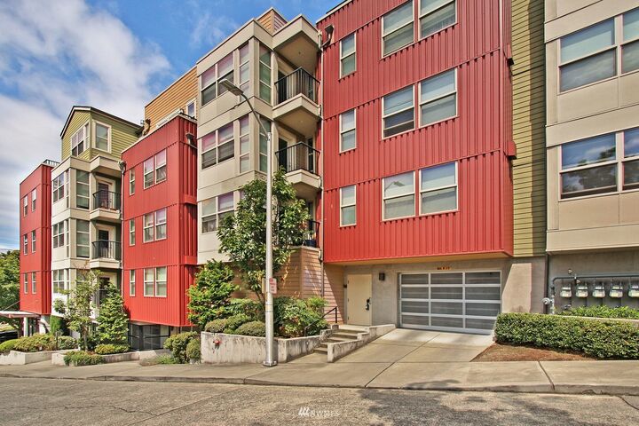 1310 N Lucas Place 202  Seattle WA 98103 photo