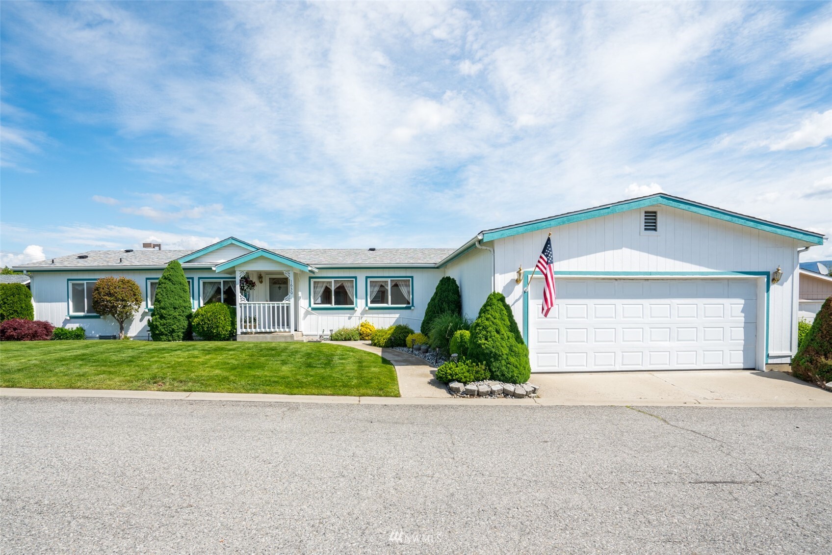 Property Photo: 1630 Pleasant Avenue 21 WA 98801