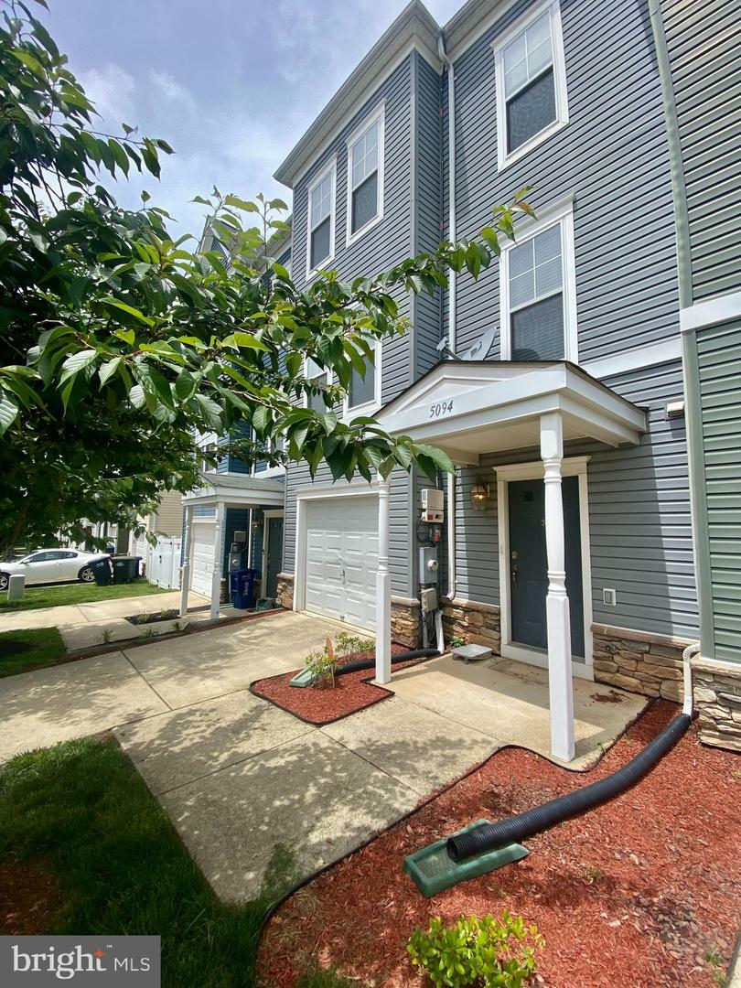 Property Photo:  5094 Kimi Gray Court SE  DC 20019 