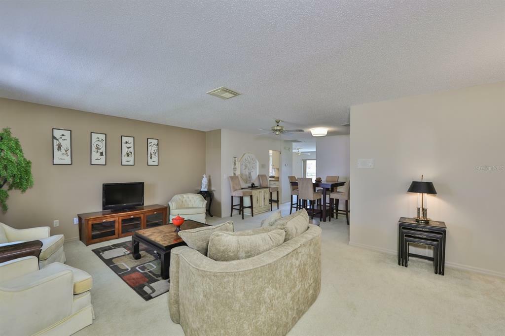 Property Photo:  1614 Bentwood Drive  FL 33573 