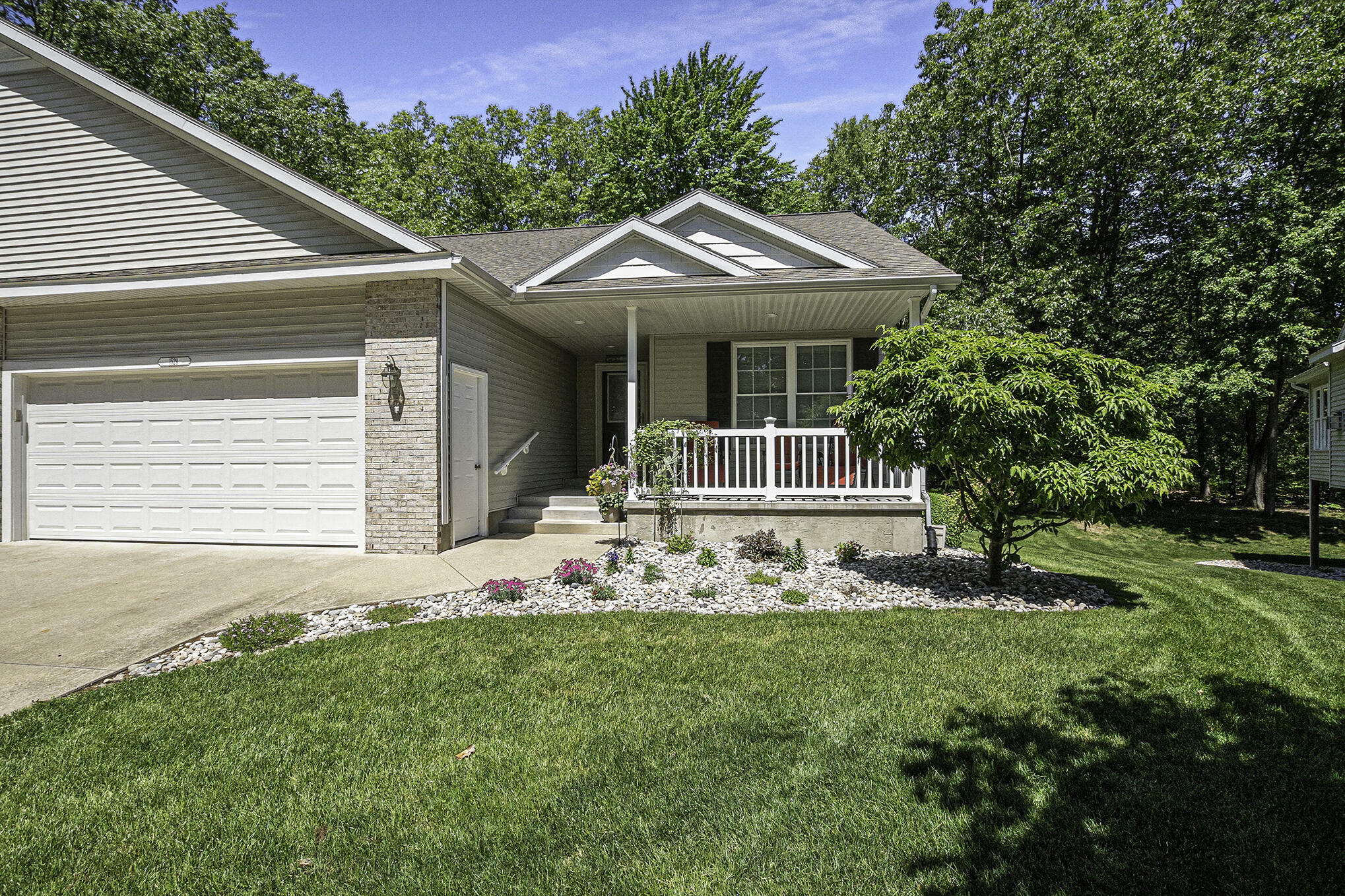 Property Photo:  1529 West Addison Way  MI 49445 