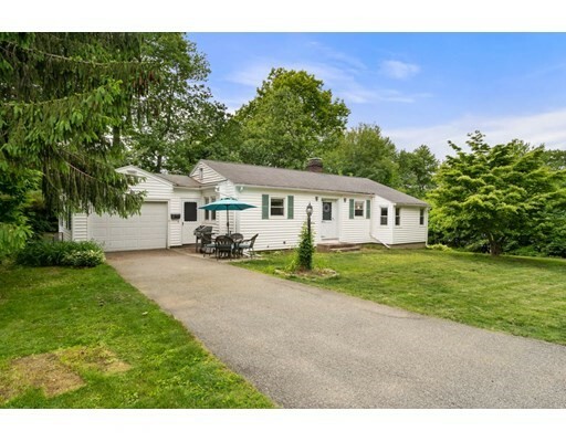 Property Photo:  4 Crestwood Rd  MA 01612 