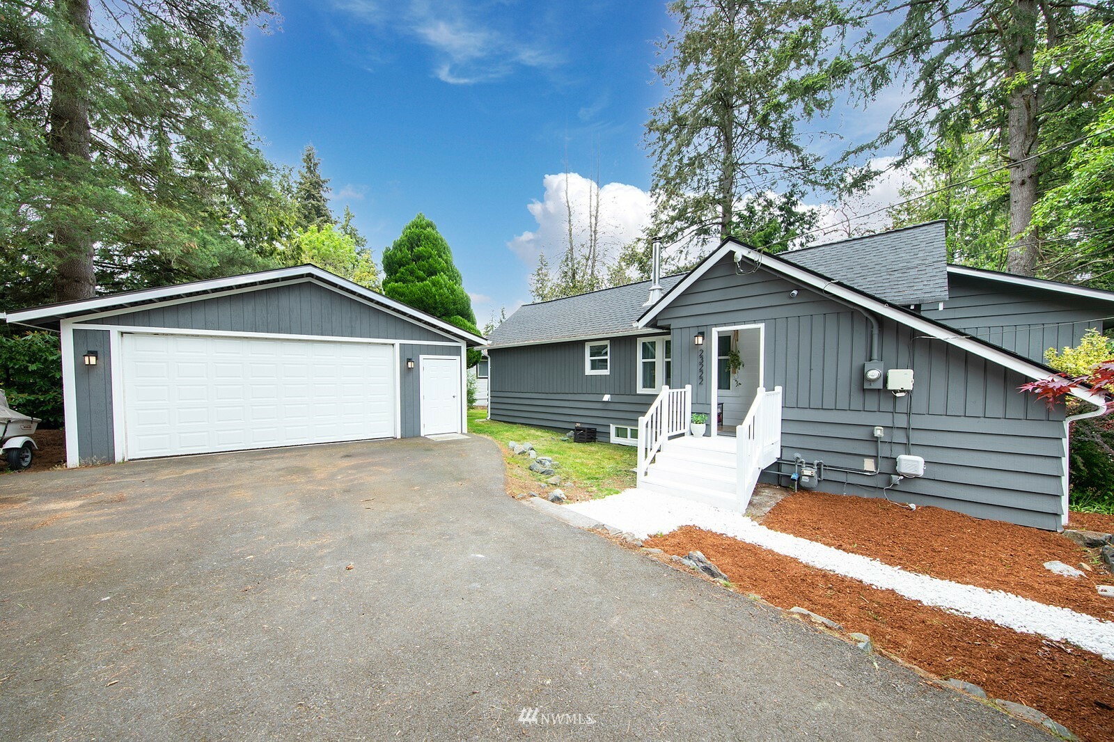 Property Photo:  23222 92nd Avenue W  WA 98020 