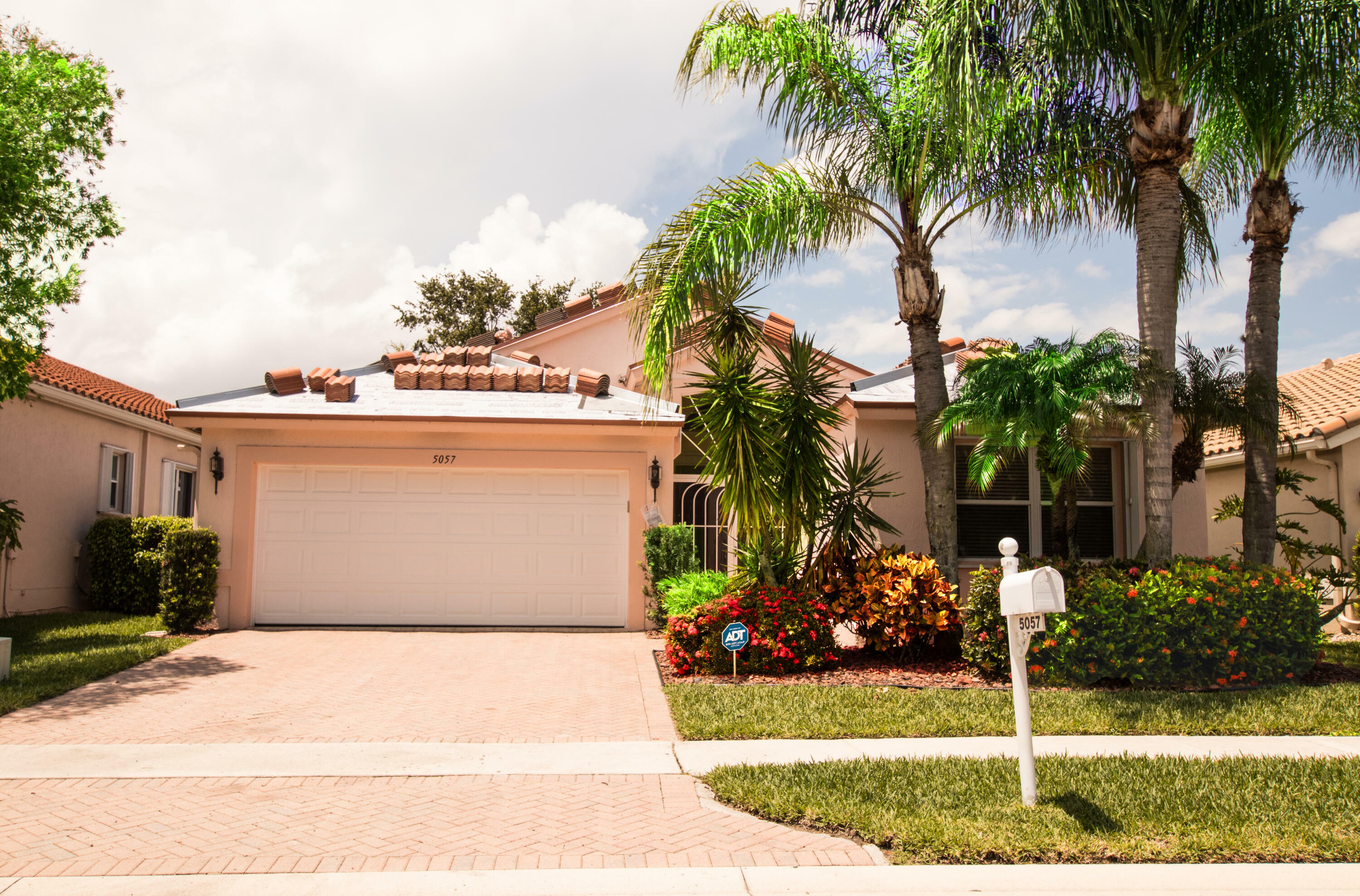 Property Photo:  5057 Bleu Lapis Drive  FL 33437 