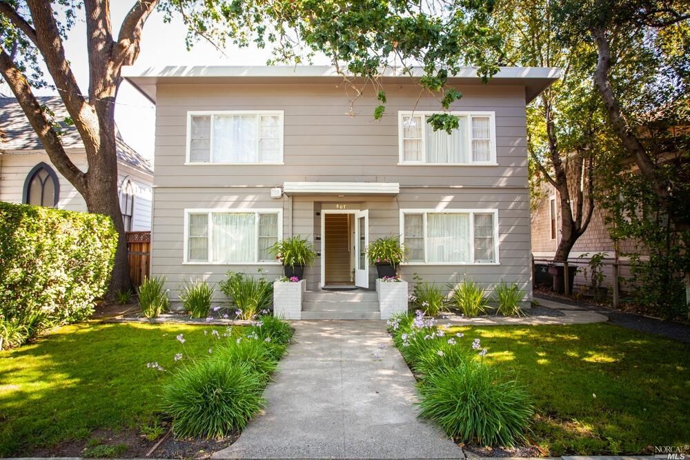 Property Photo:  807 Cherry Street  CA 95404 