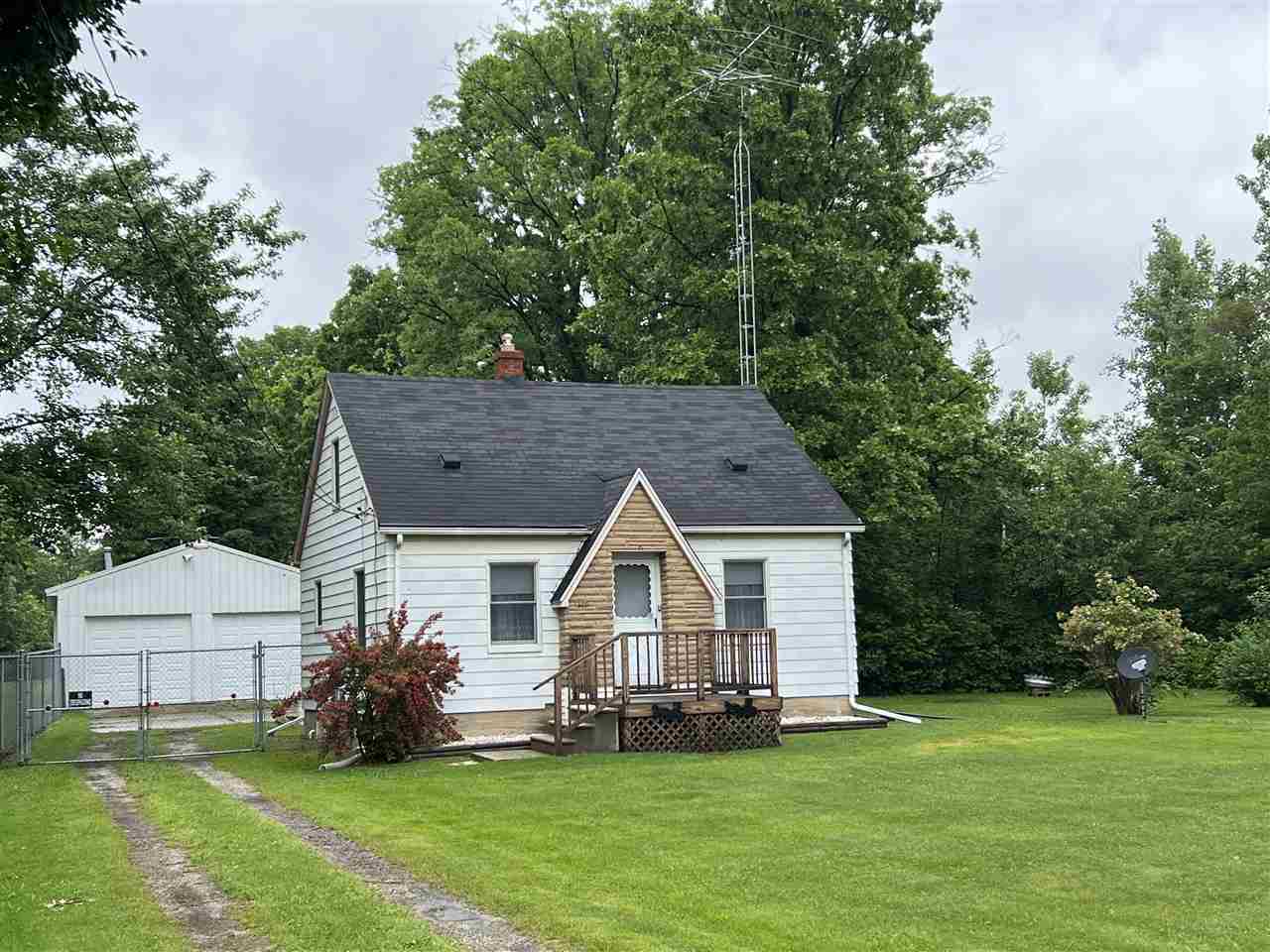 Property Photo:  1400 W Stanley  MI 48458 