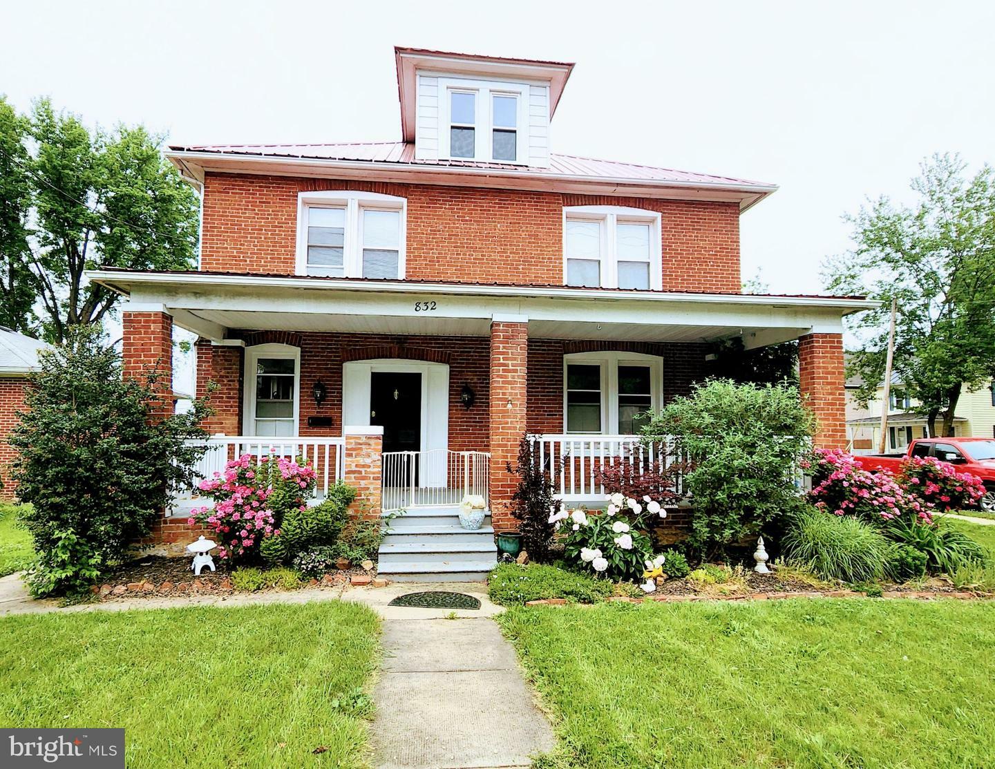 Property Photo:  832 E Cork Street  VA 22601 