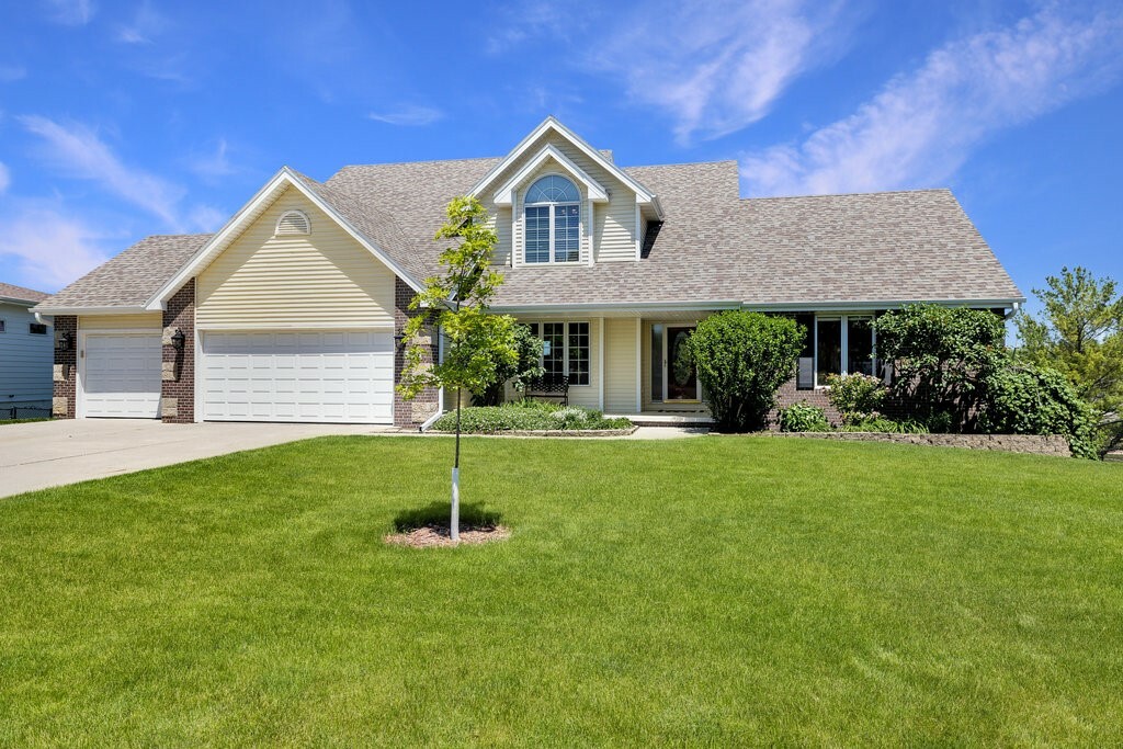 Property Photo:  7537 Barnsley Drive  IA 50131 