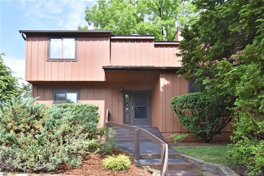 Property Photo:  330 Birch Lane  NY 10533 