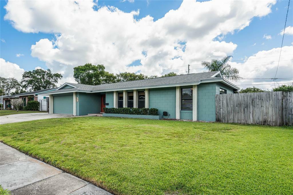 Property Photo: 34 Carriage Hill Circle FL 32707