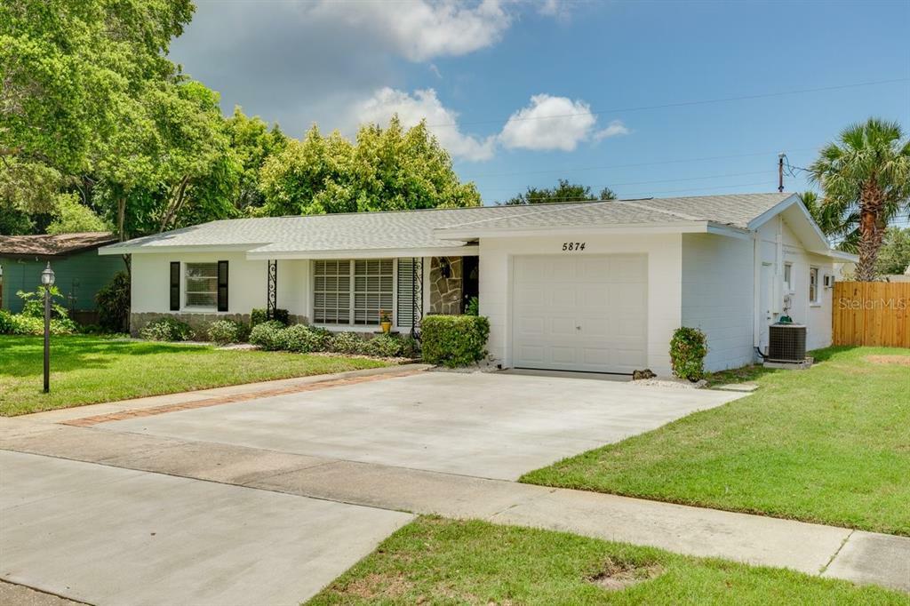 Property Photo: 5874 29th Avenue N FL 33710