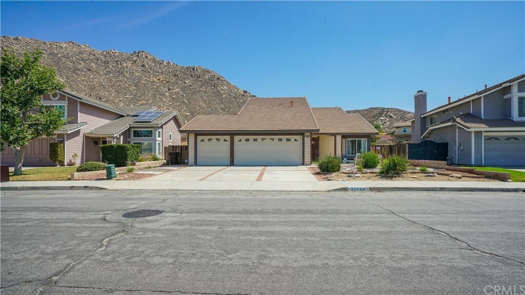 Property Photo:  22254 Naples Drive  CA 92557 