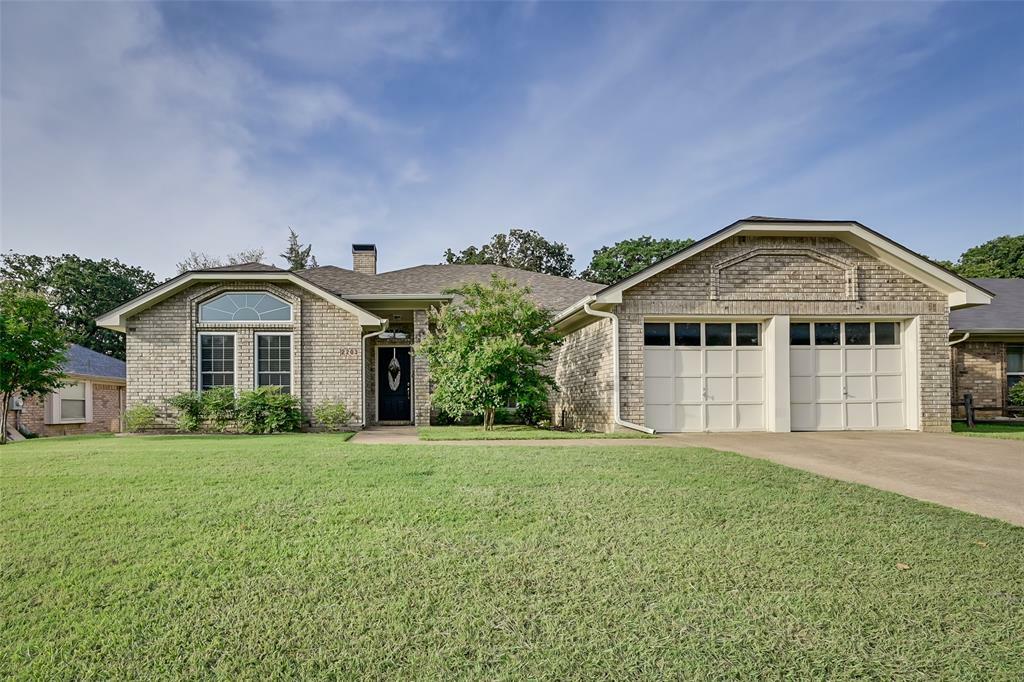 Property Photo:  2203 Eva Lane  TX 76040 