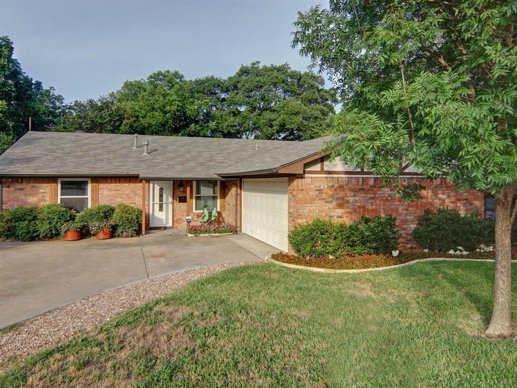 Property Photo:  3920 Sanguinet Street  TX 76107 