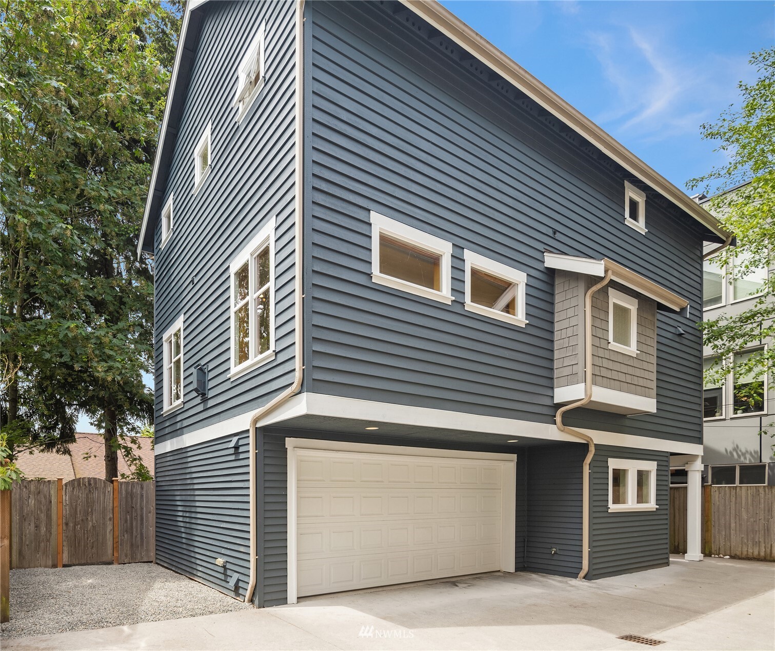 Property Photo:  9749 Woodlawn Avenue N  WA 98103 