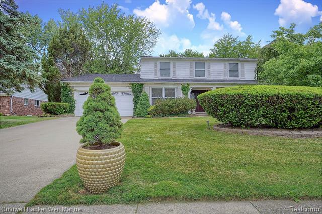 18400 Middlesex Avenue  Lathrup Village MI 48076 photo