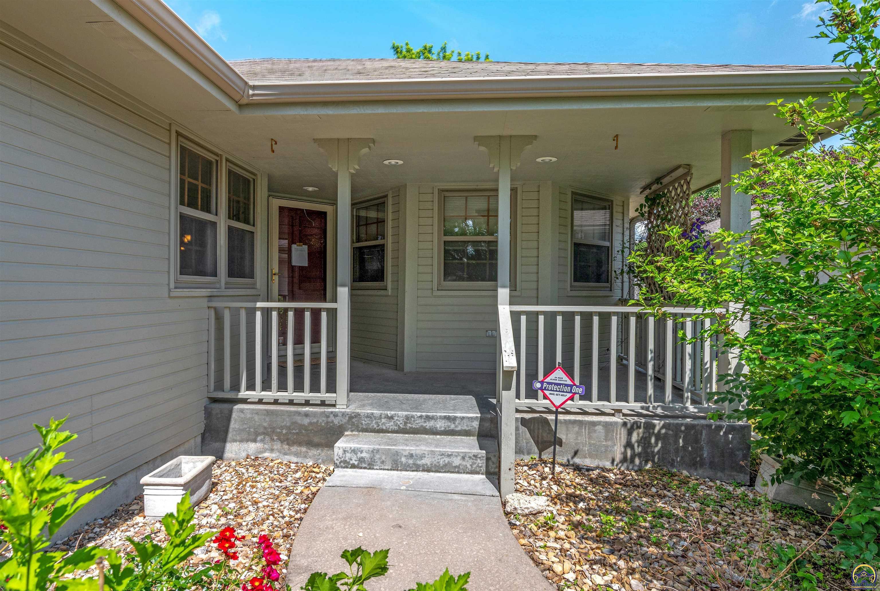 Property Photo: 3346 SW McClure Ct KS 66114