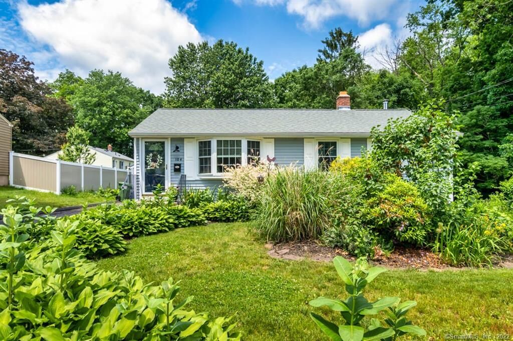 Property Photo:  104 Middlesex Avenue Extension  CT 06480 