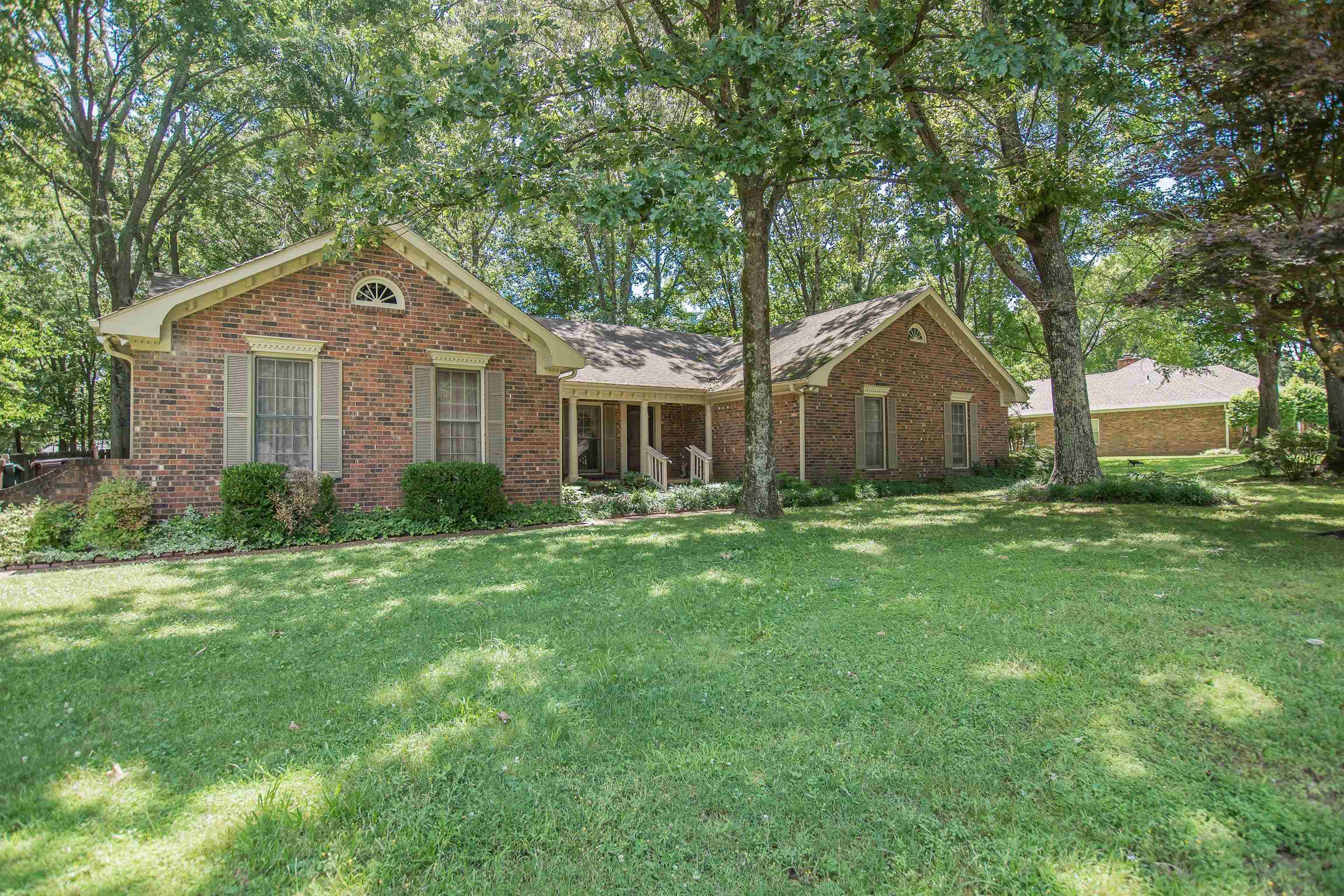 Property Photo:  2948 Country Place Dr W  TN 38017 