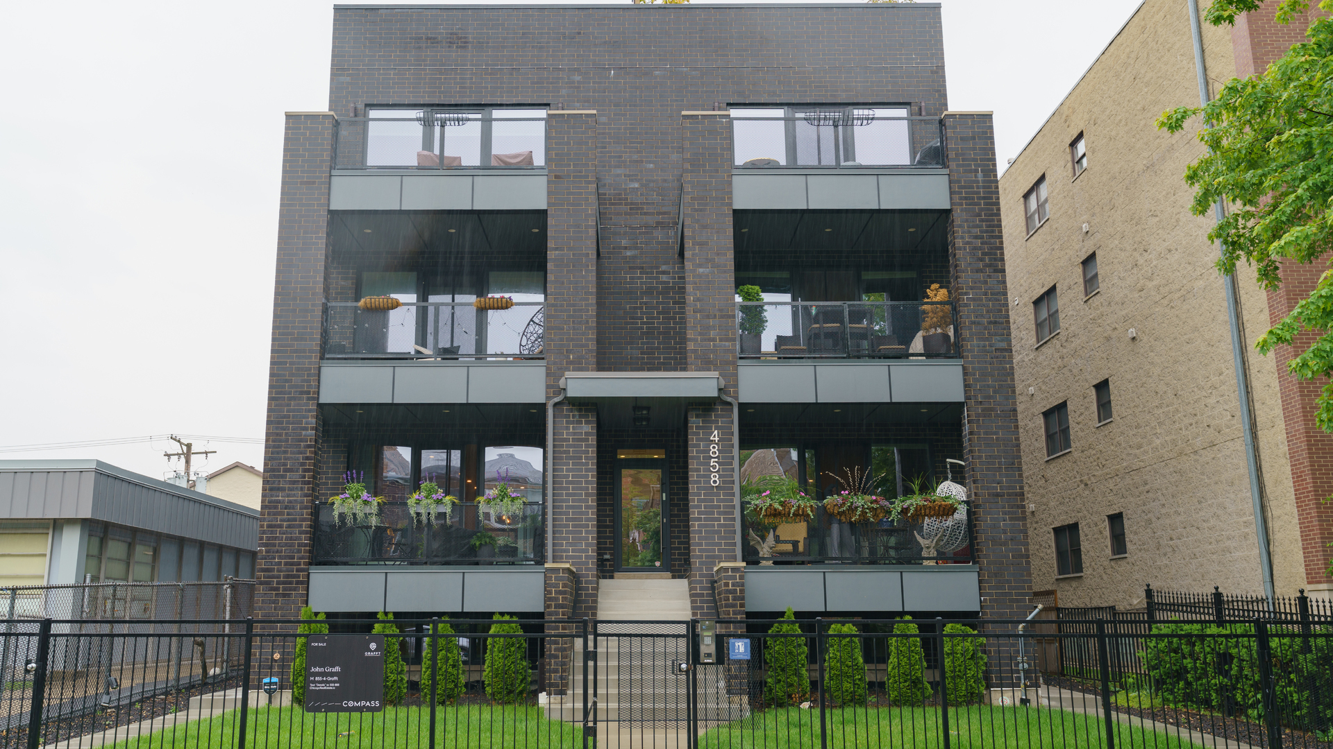 Property Photo: 4858 N Kenmore Avenue 2N IL 60640