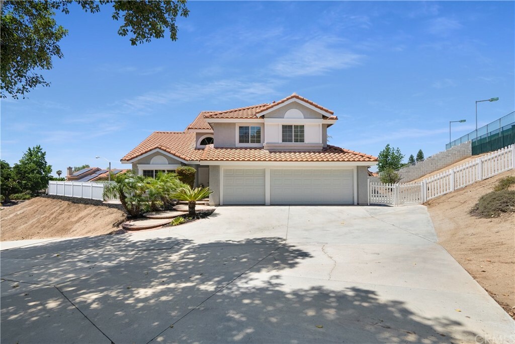 Property Photo:  6924 Cypress Grove Drive  CA 92506 