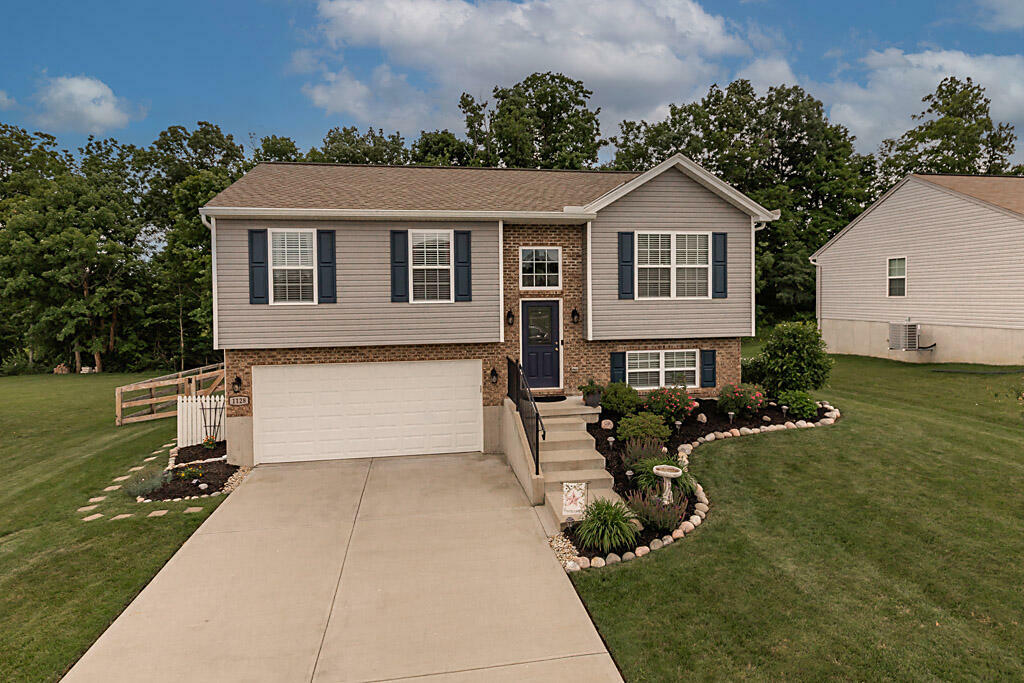 Property Photo:  1128 Gemstone Pointe Drive  KY 41094 