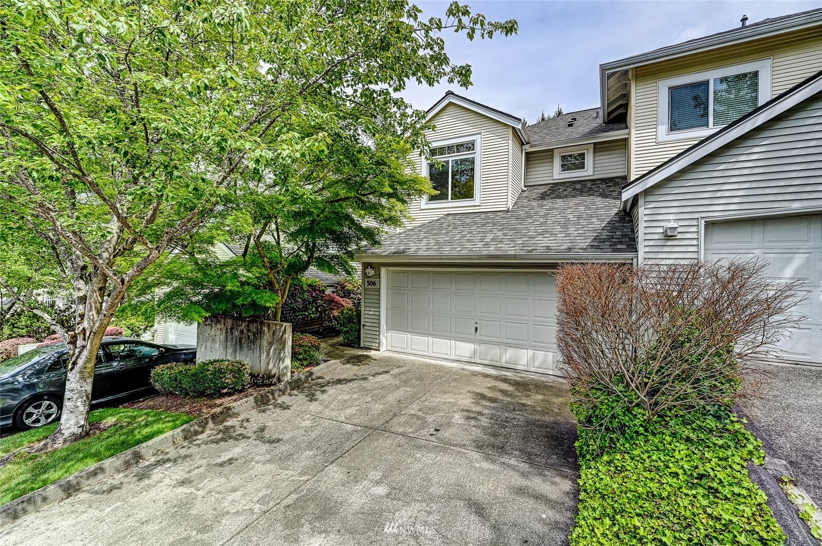 Property Photo:  506 S 47th Street 506  WA 98055 