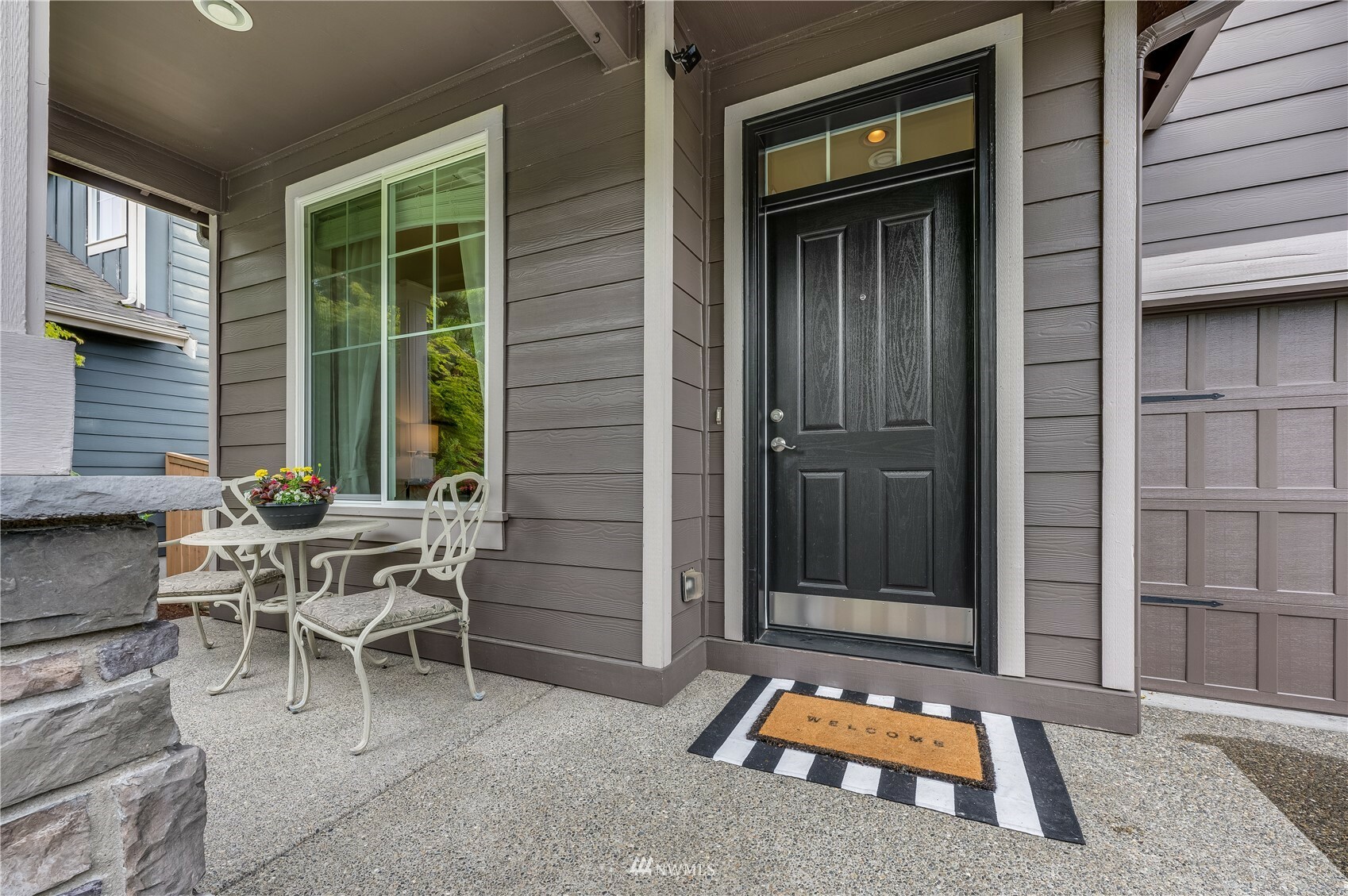 Property Photo: 9126 Jacobia Avenue SE WA 98065