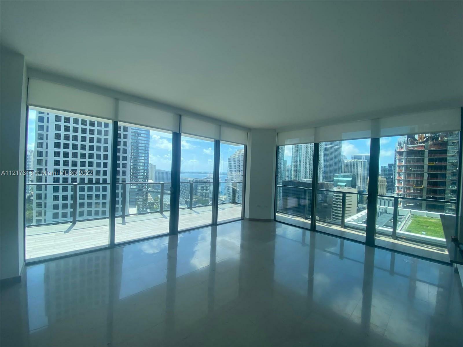 Property Photo: 68 SE 6th St 1901 FL 33131