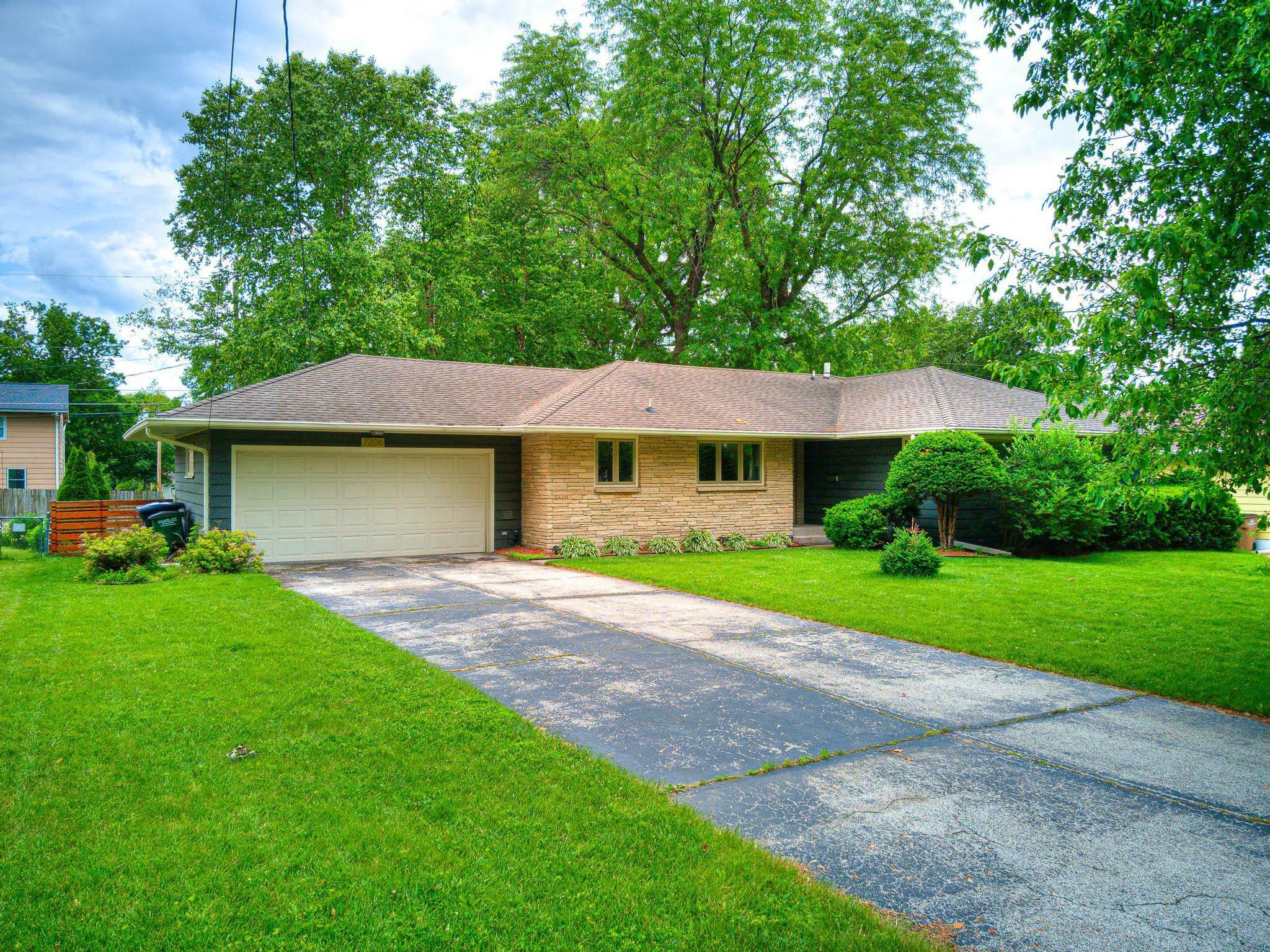 7206 El Rancho Avenue  Windsor Heights IA 50324 photo