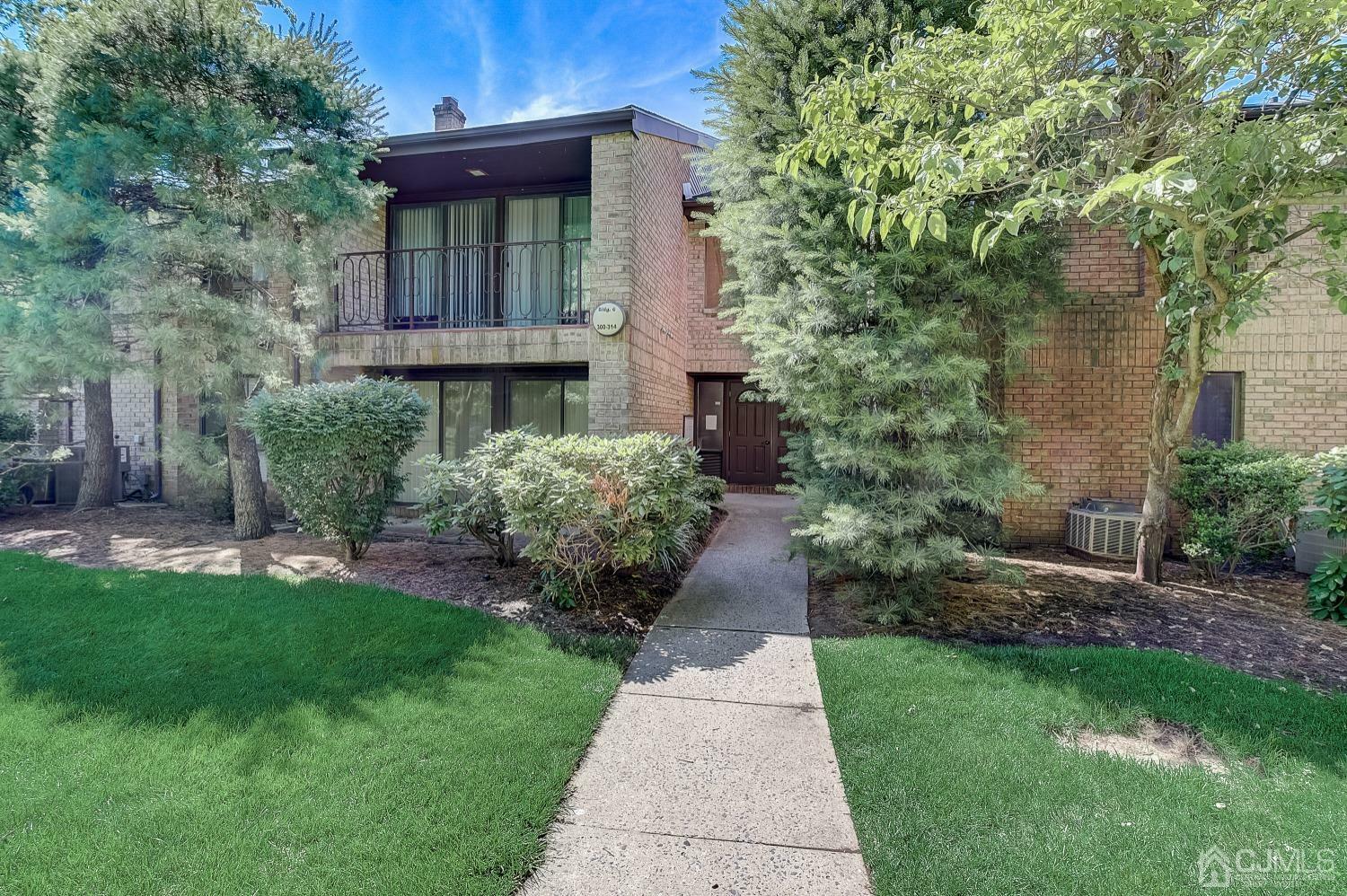 Property Photo:  302 Willowbrook Drive  NJ 08902 