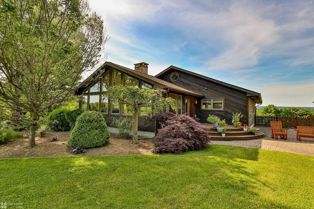 Property Photo:  340 Sunrise Boulevard  PA 18343 