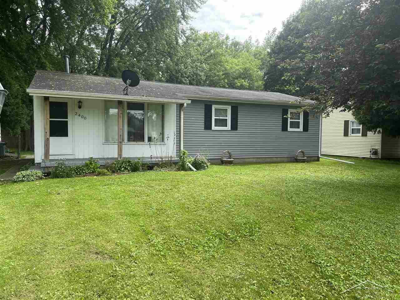 Property Photo:  2400 Iowa  MI 48601 