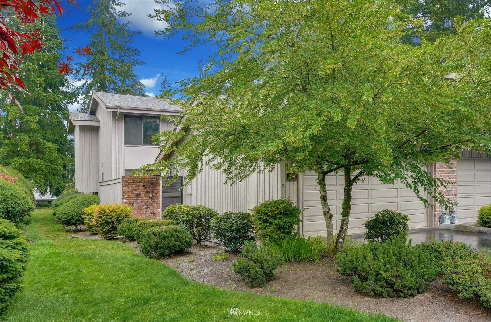 Property Photo: 114 140th Place NE 140 WA 98007