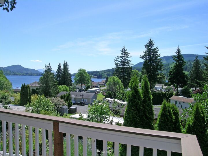 Property Photo: 921 Autumn Lane 206 WA 98229