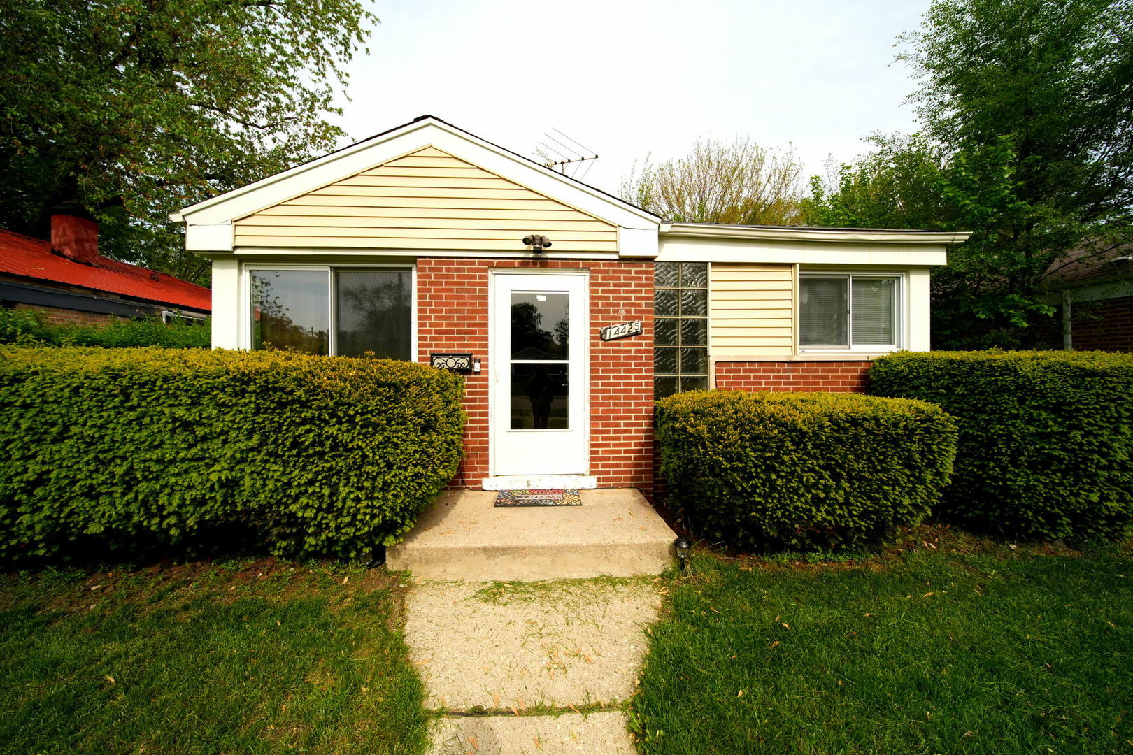 Property Photo:  14425 University Avenue  IL 60419 