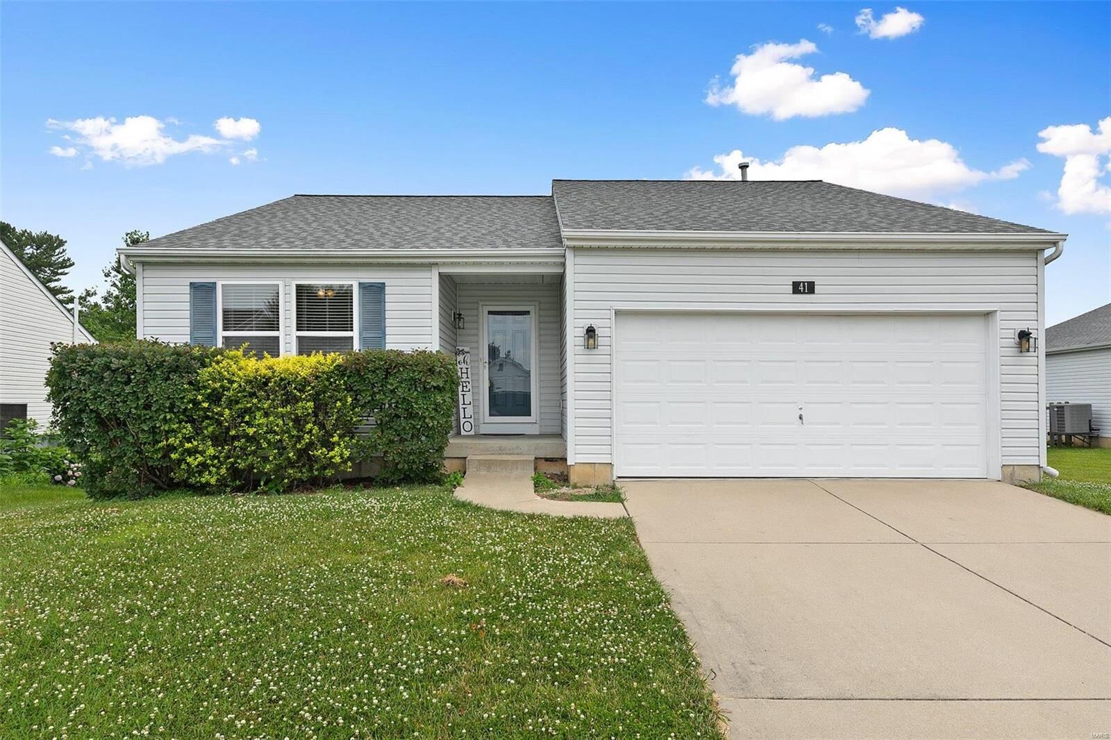 Property Photo: 41 Stratford Green Drive IL 62220