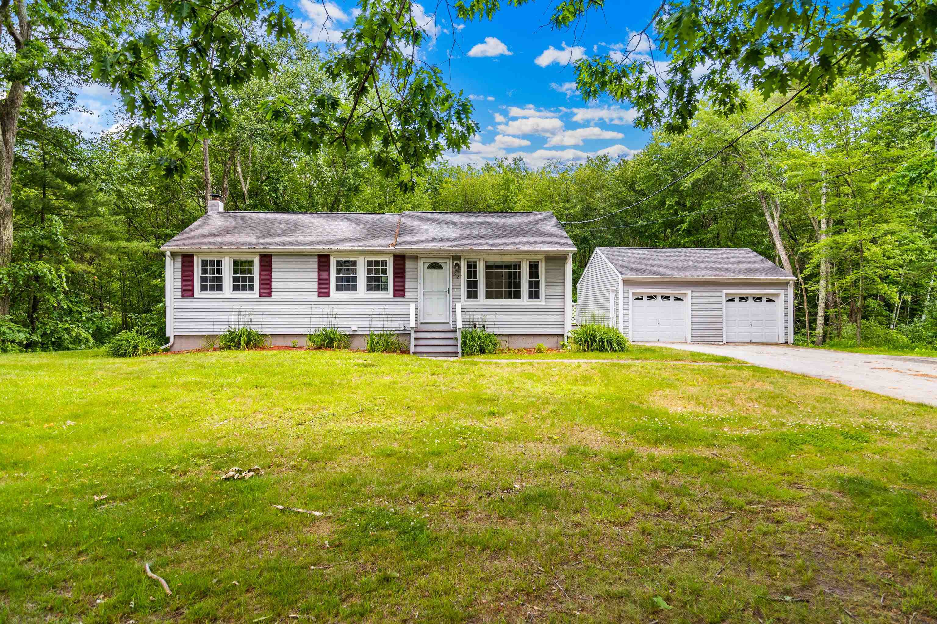 Property Photo: 92 Mammoth Road NH 03053