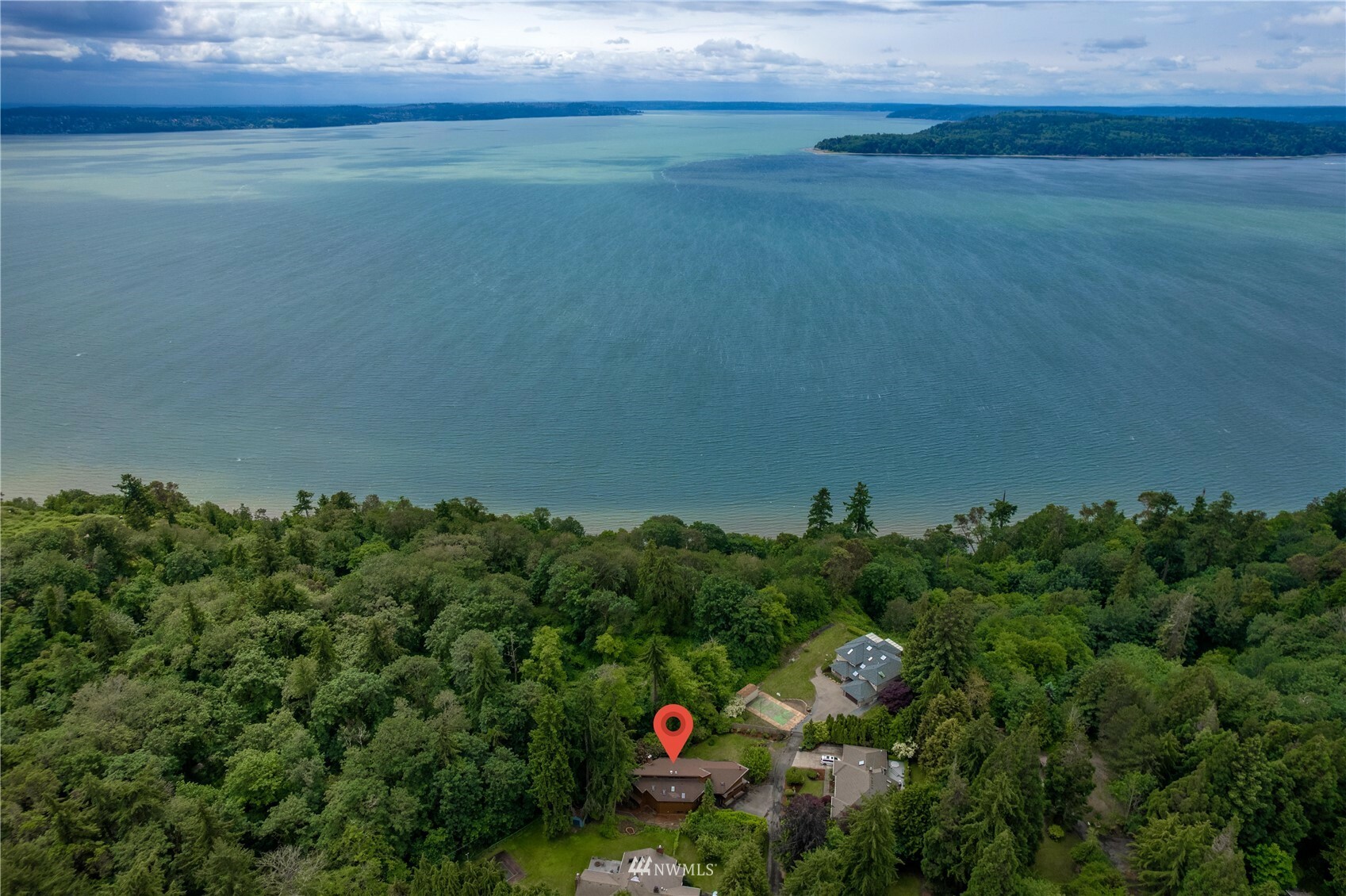 Property Photo:  21009 Marine View Drive SW  WA 98166 